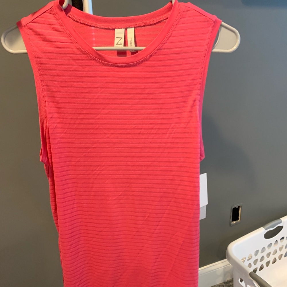 Zella tank